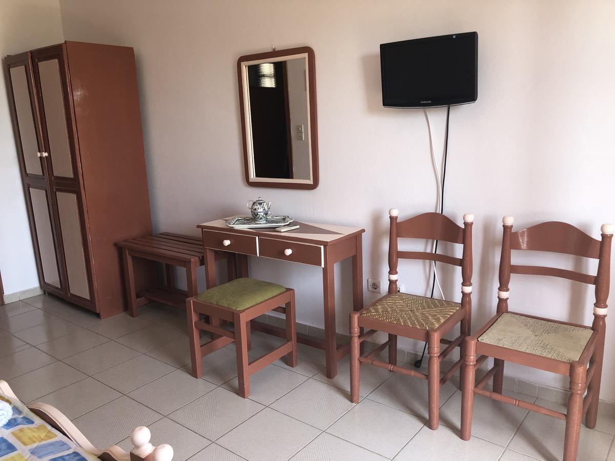 Deidamia Hotel Szkírosz Kültér fotó