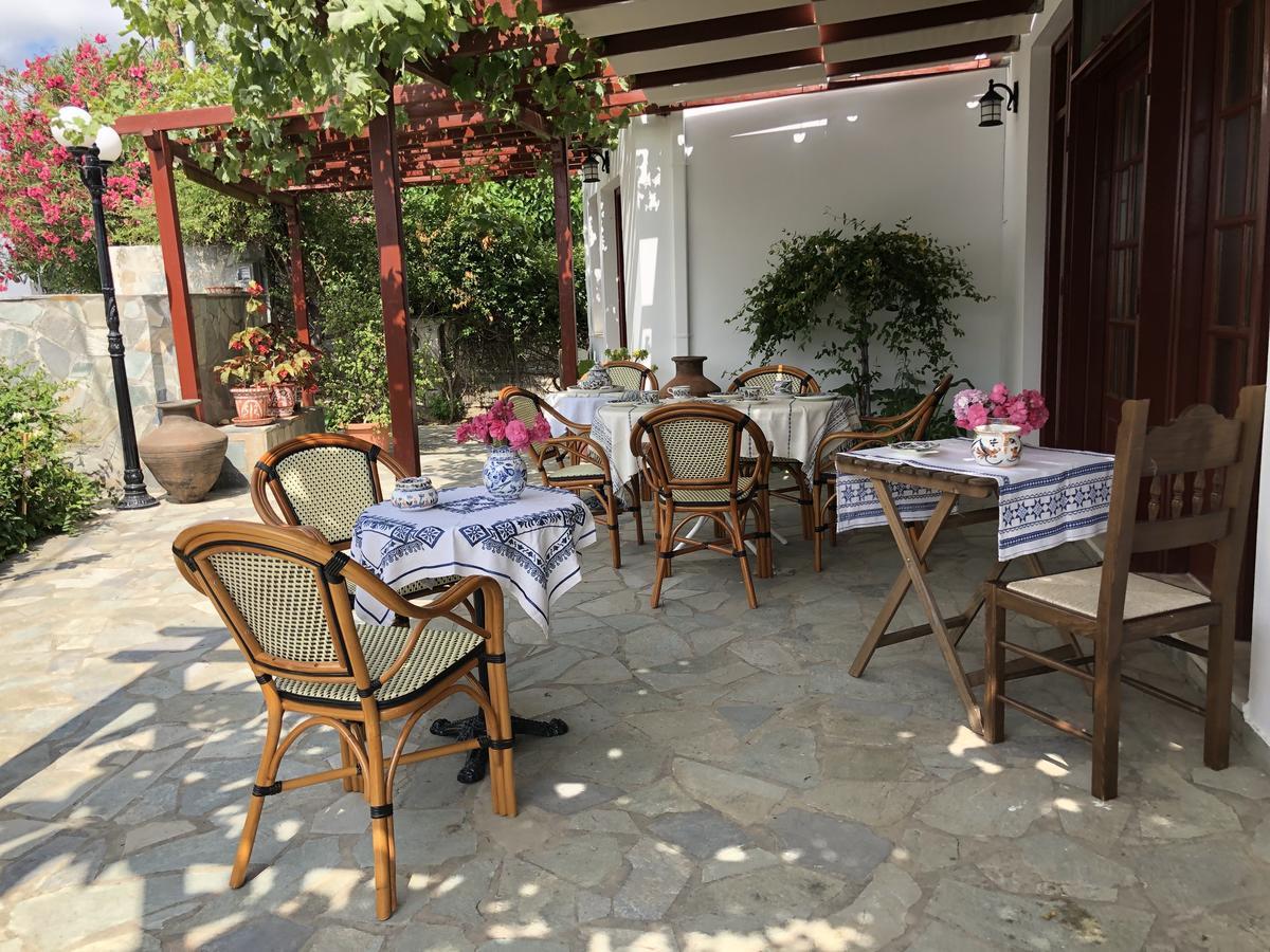 Deidamia Hotel Szkírosz Kültér fotó